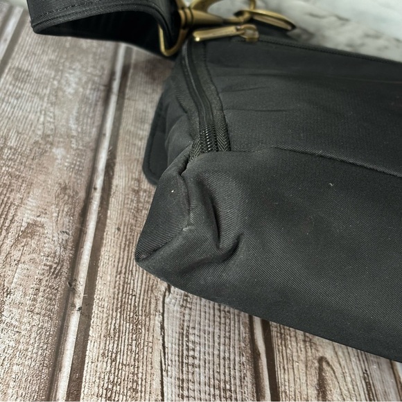 Travelon Crossbody Shoulder Purse Black Nylon Turnlock Hiking Travel Bag - Picture 8 of 13